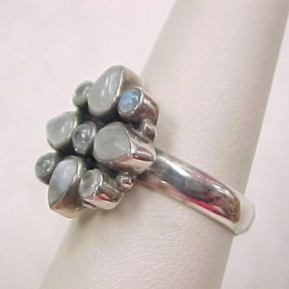 Vintage Sterling Silver Moonstone Ring - Picture 7 of 8